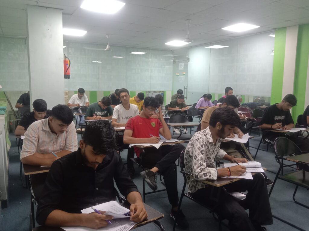 Mock Test is going on CDS Written Exam